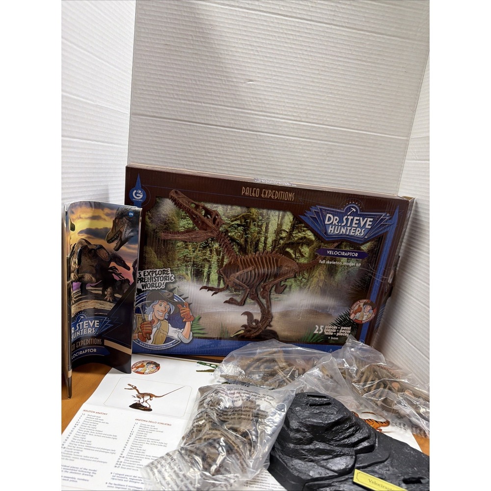 PALEO EXPEDITIONS~DR. STEVE HUNTERS FULL VELOCIRAPTOR SKELETON MODEL KIT~ PHOTOS